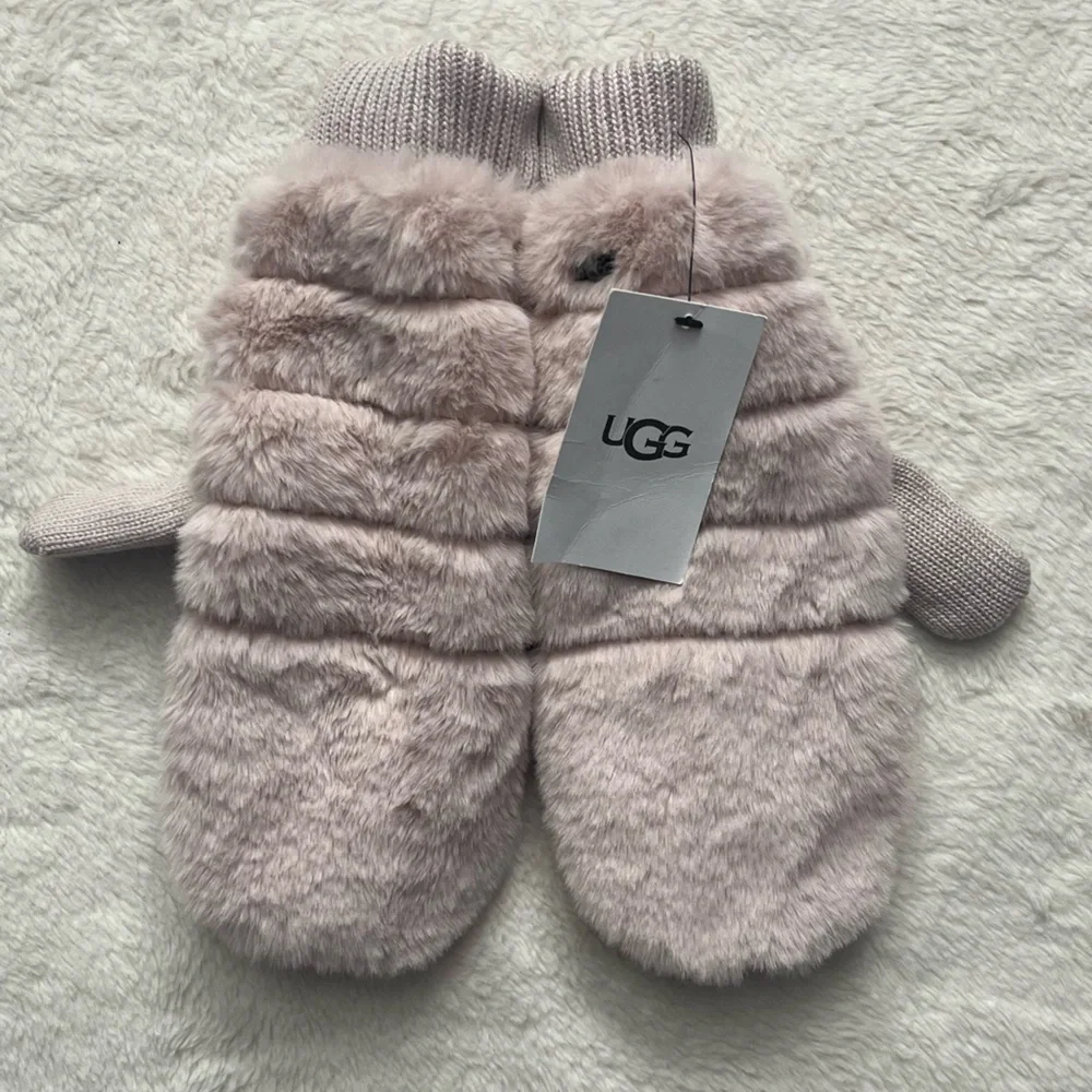 UGG Mittens with Knit Cuff